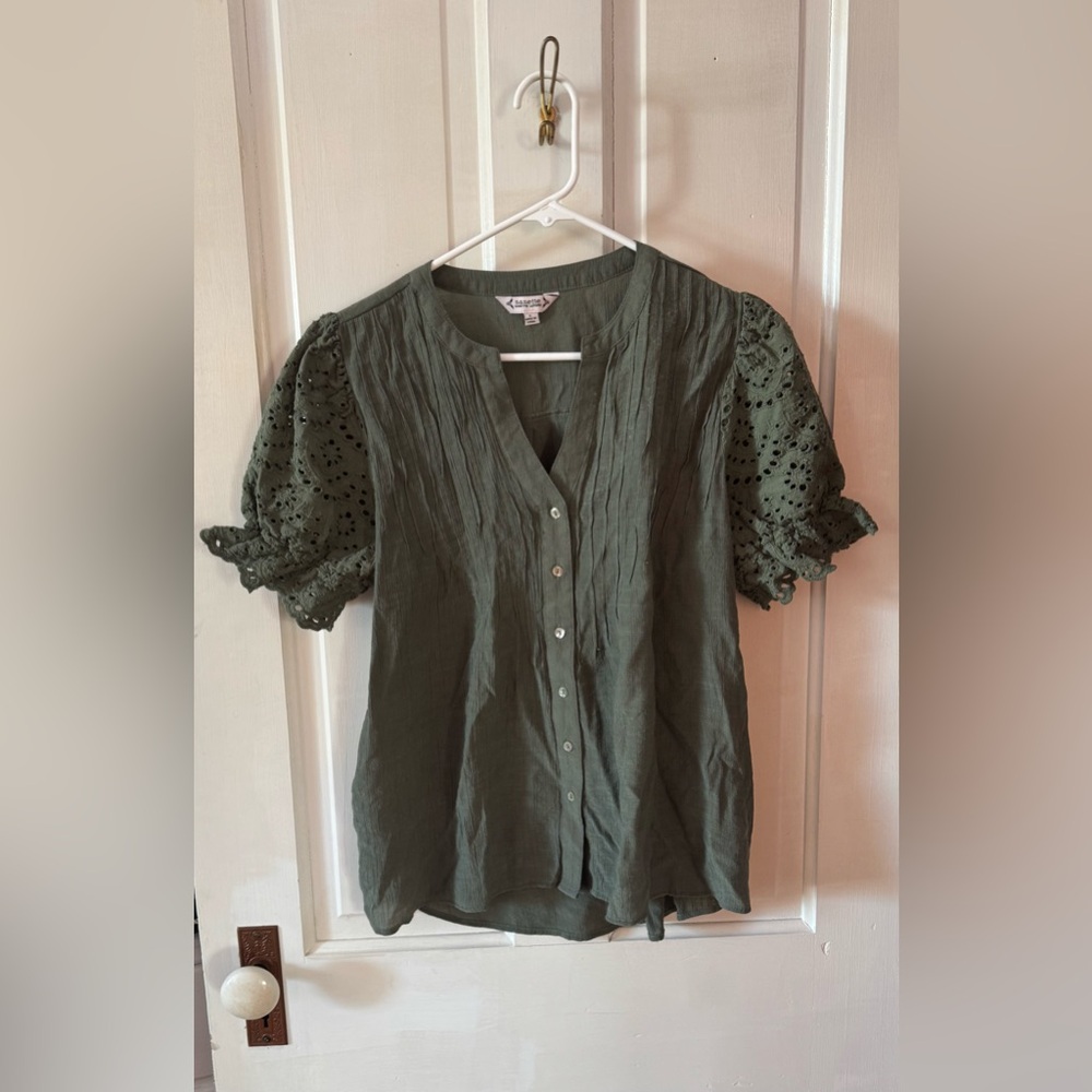 Kaisely Women's Olive Eyelet Sleeve Blouse